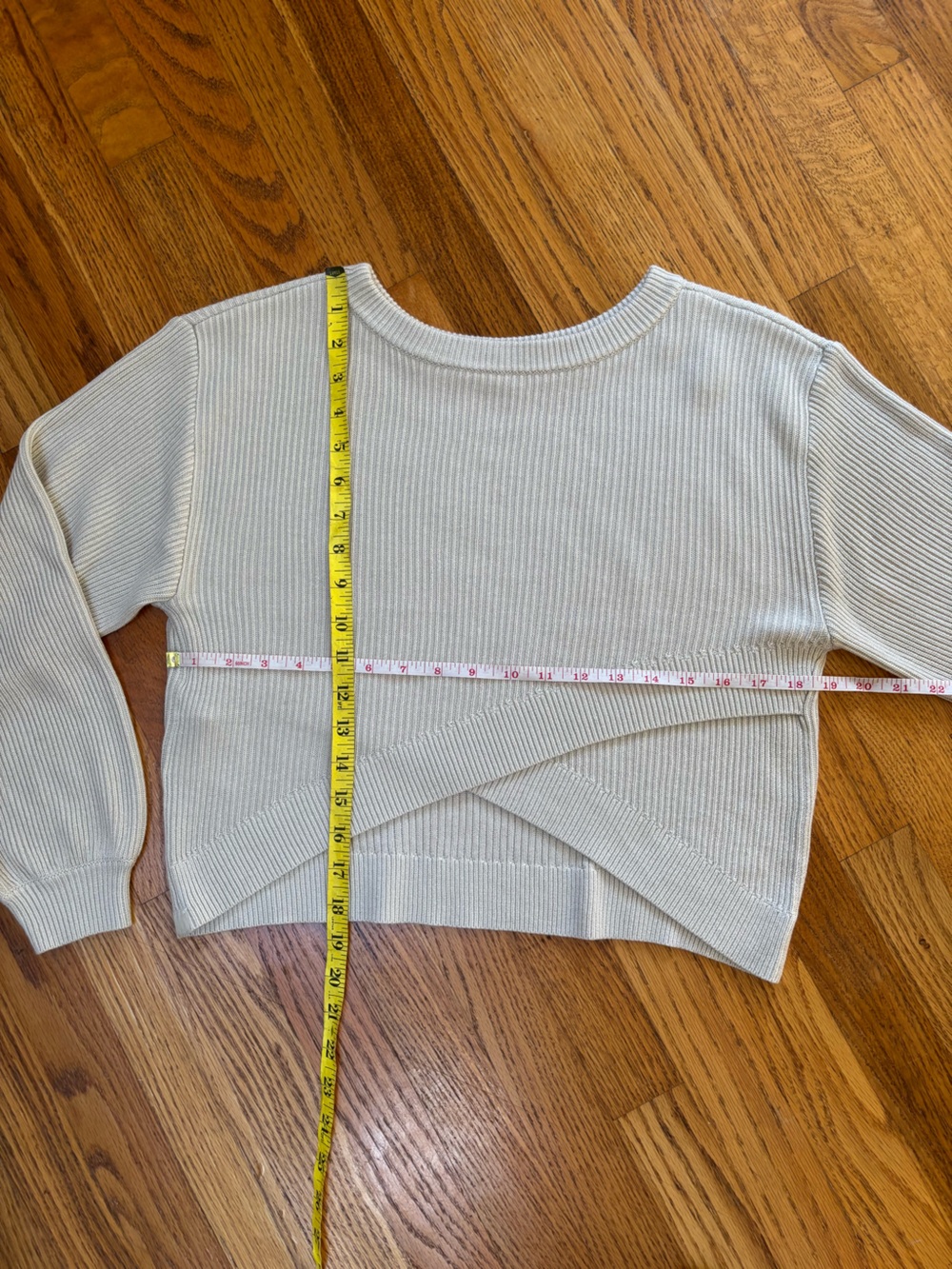 Lululemon oatmeal crossover reversible sweater size 4 EUC - Picture 7 of 8